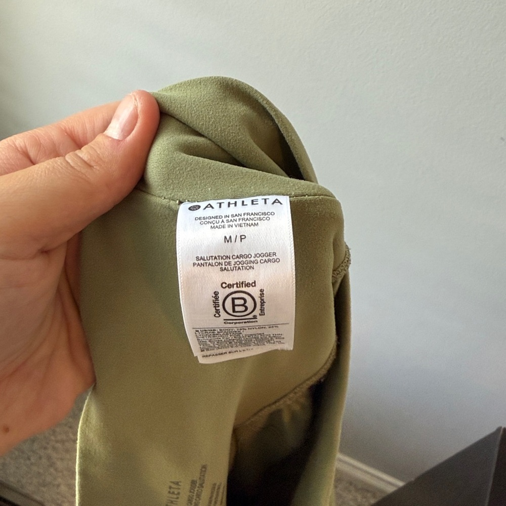 Athleta Salutation Cargo Jogger in Eucalyptus Olive‎ Green - Picture 10 of 10
